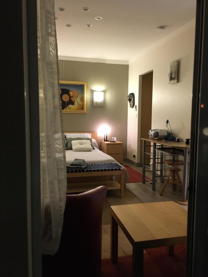 La Chambre Des Amis Parthenay Exterior foto